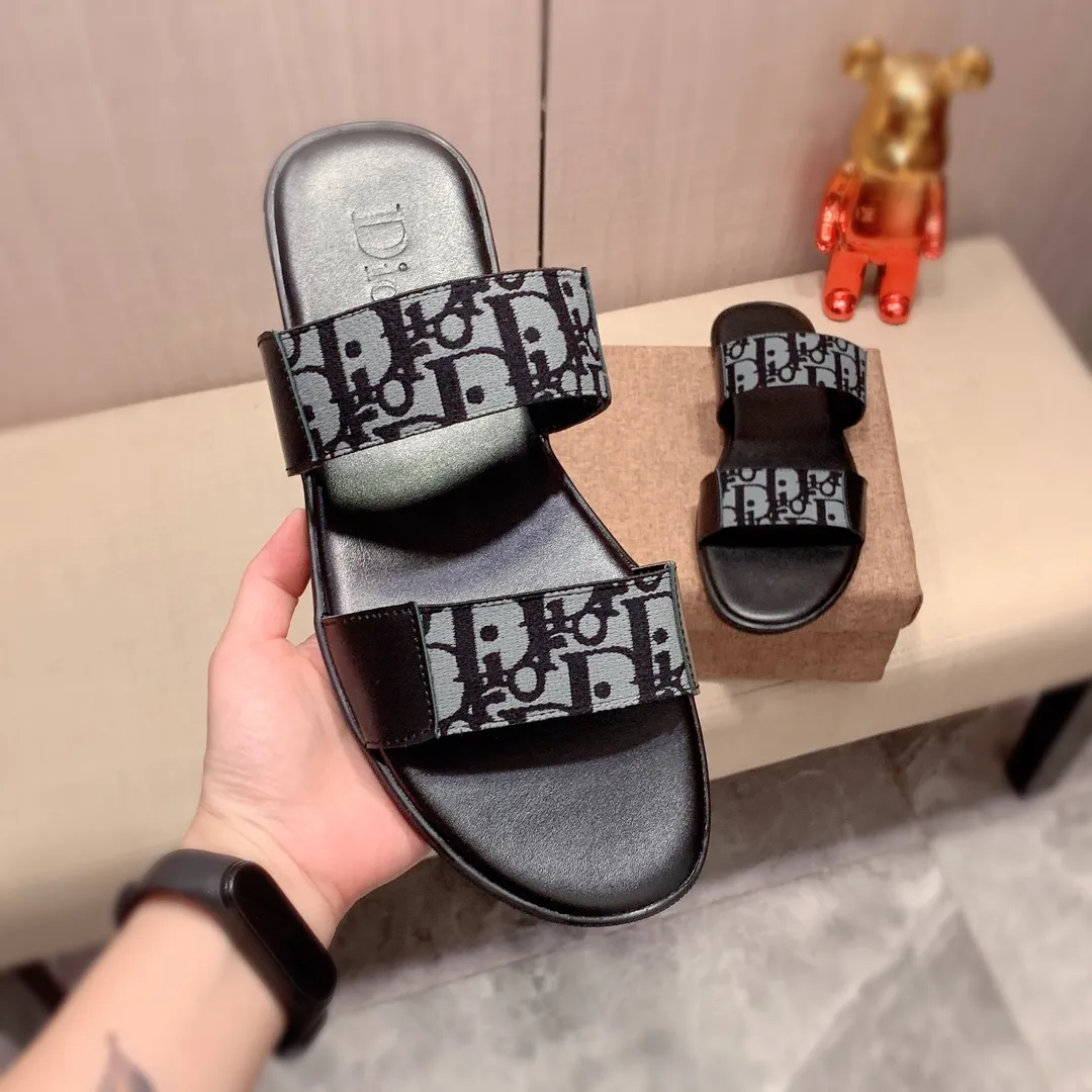 Slippers: New model: Factory price 220 🎩🎩🔥🔥《Dior* 》【High·Version】Series of slippers, top purchasing agent🔍🔍Men's 2020 counters are on sale at the same time, imported from Italy, original selected cowhide, exquisite workmanship,), sole: (super comfortable) original factory special supply Original sole, ⚠️Exclusive double-layer movable molded sole, super comfortable⚠️, real shot 🎬The real thing is more beautiful🔍🔍original quality, you can go in and out of the counter at will, 266 positive code 38-44, long-term availability